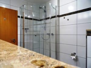 Bad mit Dusche