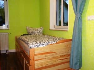Kinderzimmer mit Einzelbett